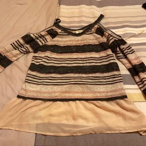 Open cut shoulder long sleeve tee perfect for fall